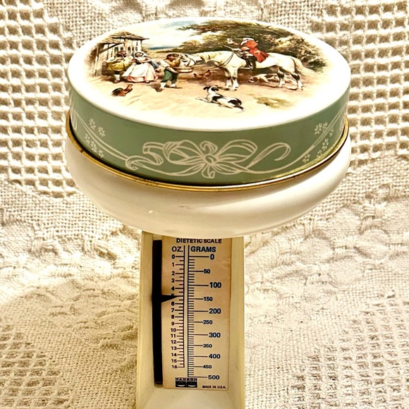 Vtg RILEY'S TOFFEE TIN Container Limited Edition COLONIAL SCENE ENGLAND Rare - Picture 11 of 12